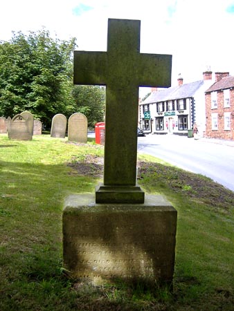 The full gravestone of Minnie and Kate Dennison