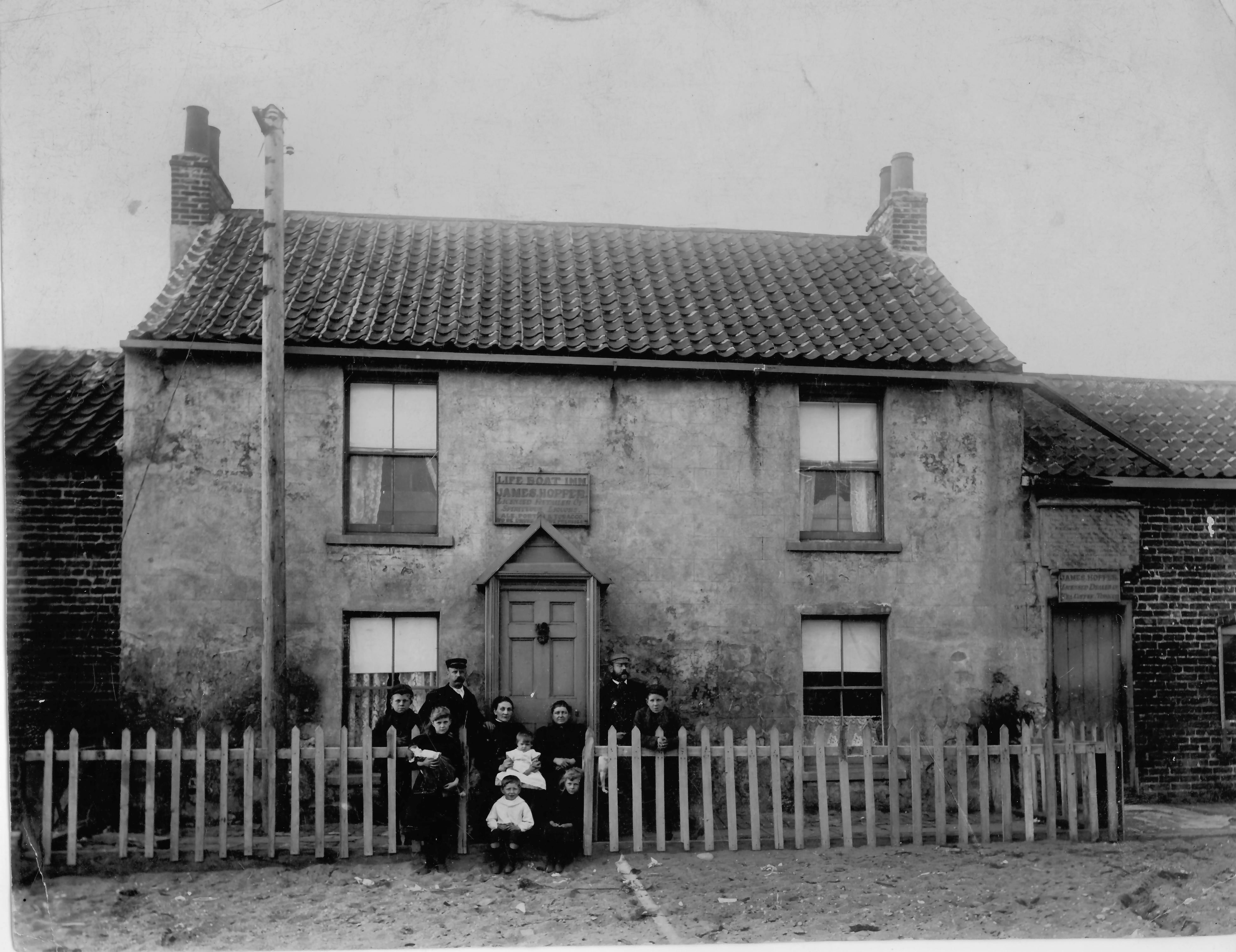 Lifeboat Inn and members of the Hopper family, c. 1900